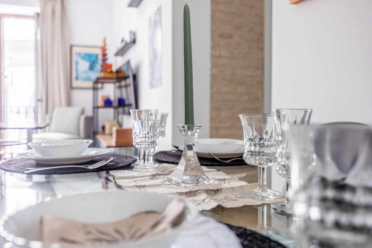 Comfy Away - Apartamento Exclusivo Mercado De Triana Con Balcon 塞维利亚 外观 照片